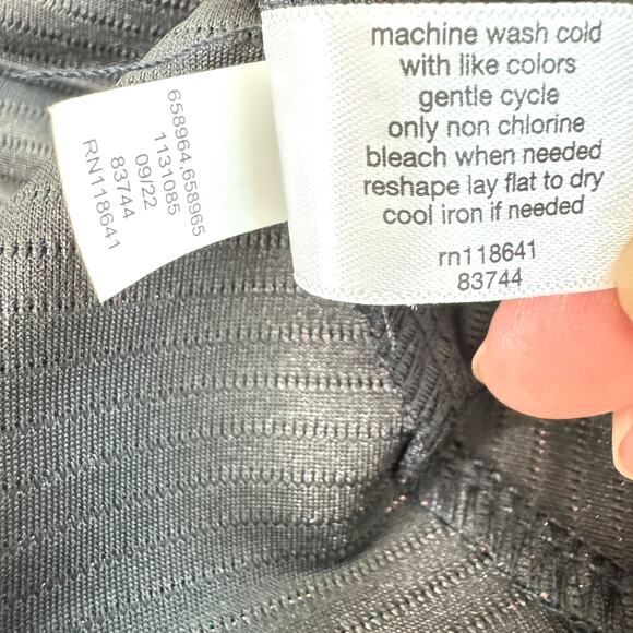 Lane Bryant Womens Classic Flutter Sleeve Peplum Top Size 26/28  Metallic Copper - Picture 6 of 7